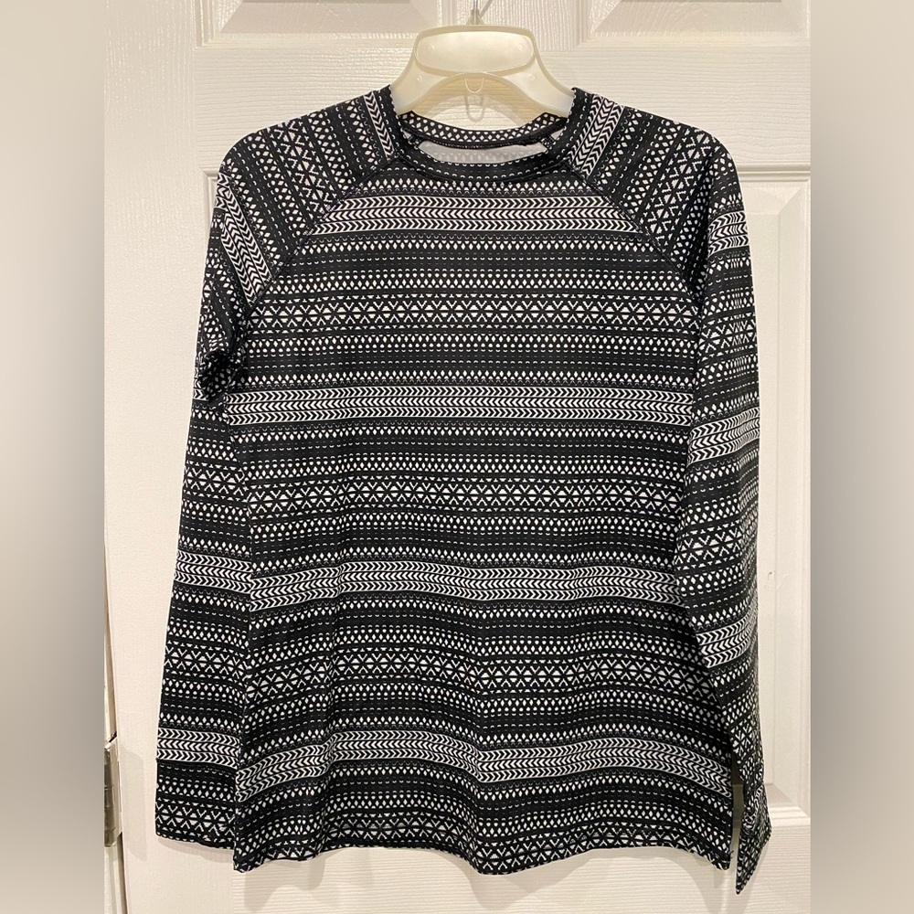(NWOT) Cuddl Duds Black and White Patterned Long Sleeve Top